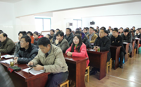 黄瓜视频免费在线观看邀請著名經濟學教授陸滿平來企做“融資上市”培訓(圖2)