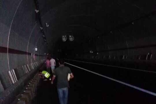 焦坪隧道電黄瓜官网入口工程施工瞬間